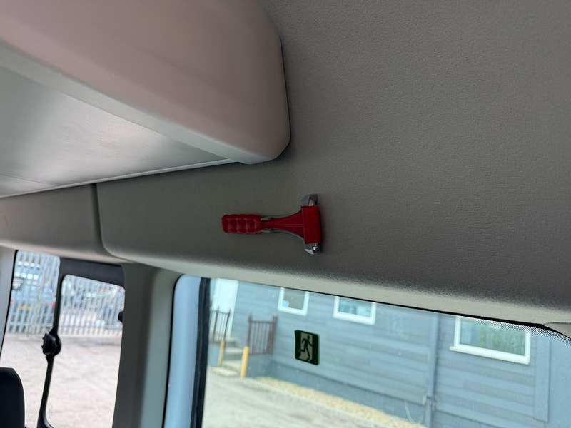 Ford 460 2.0 EcoBlue Leader L4 XLWB 17 SEATER MINIBUS - WHITE