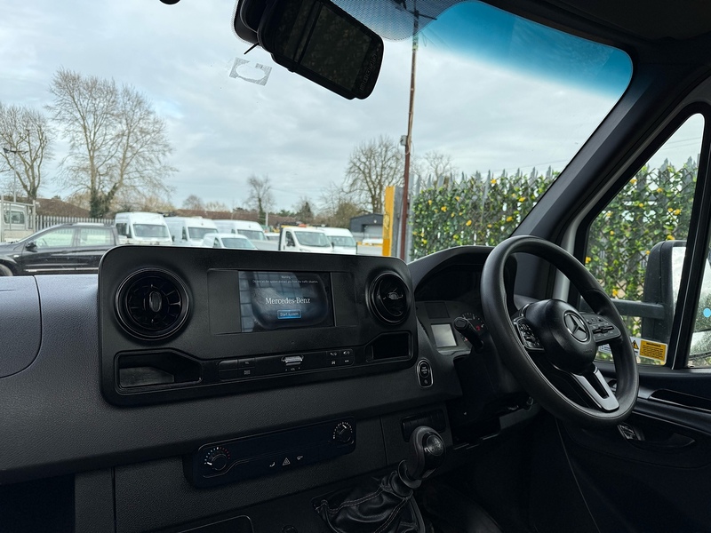 Mercedes-Benz 2.0 315 CDI Progressive Chassis Cab 2dr Diesel Manual RWD L3 Euro 6 (s/s) (150 ps)