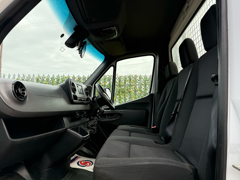 Mercedes-Benz 2.0 315 CDI Progressive Chassis Cab 2dr Diesel Manual RWD L3 Euro 6 (s/s) (150 ps)