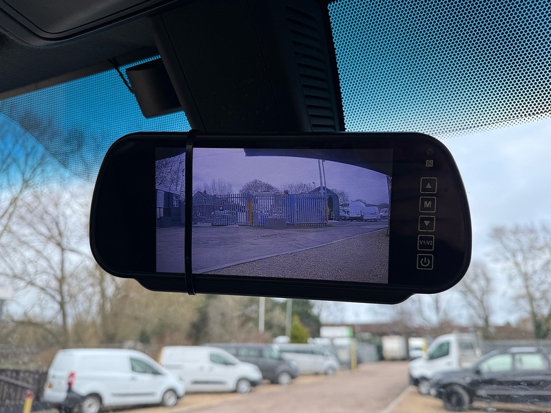 Mercedes-Benz 2.0 315 CDI Progressive Chassis Cab 2dr Diesel Manual RWD L3 Euro 6 (s/s) (150 ps)