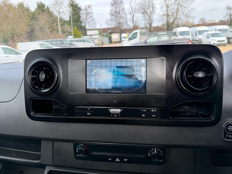 Mercedes-Benz 2.0 315 CDI Progressive Chassis Cab 2dr Diesel Manual RWD L3 Euro 6 (s/s) (150 ps)