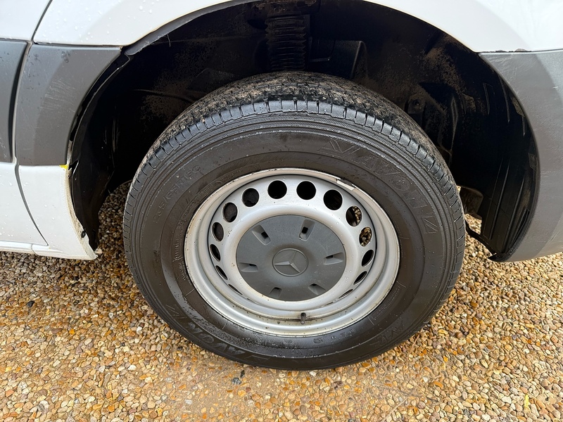 Mercedes-Benz 2.0 315 CDI Progressive Chassis Cab 2dr Diesel Manual RWD L3 Euro 6 (s/s) (150 ps)