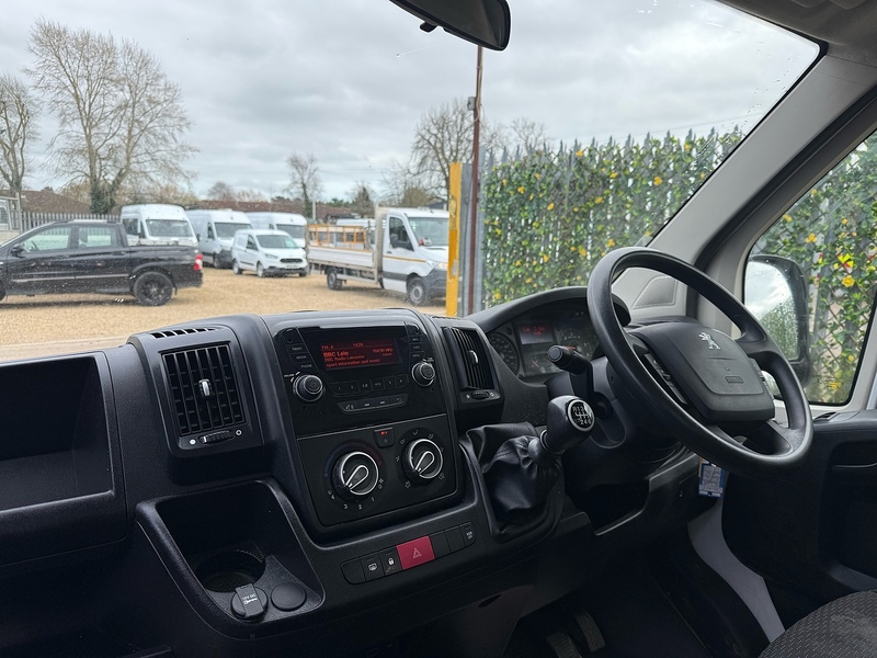 Peugeot BlueHDi 335 2.2 Built for Business L4 XLWB DROPSIDE - WHITE