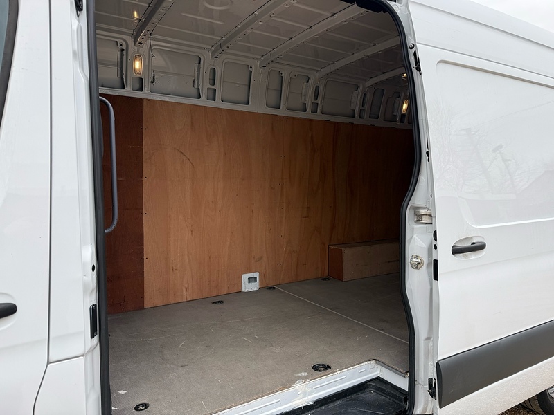 Mercedes-Benz 315 2.0 CDI Progressive L3 LWB PANEL VAN - WHITE