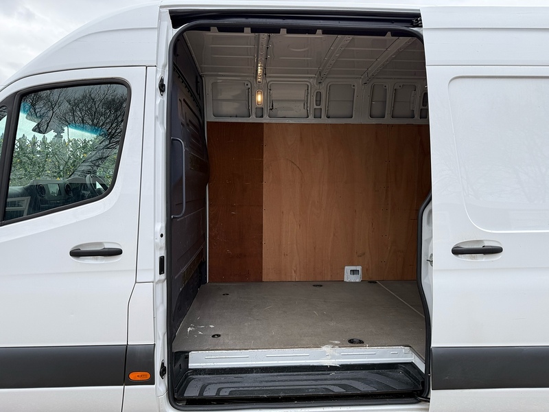 Mercedes-Benz 315 2.0 CDI Progressive L3 LWB PANEL VAN - WHITE