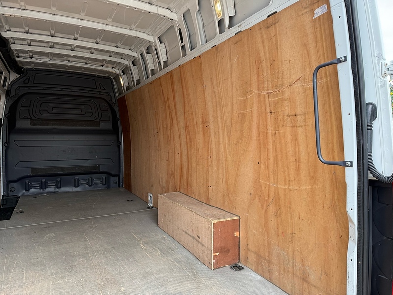 Mercedes-Benz 315 2.0 CDI Progressive L3 LWB PANEL VAN - WHITE