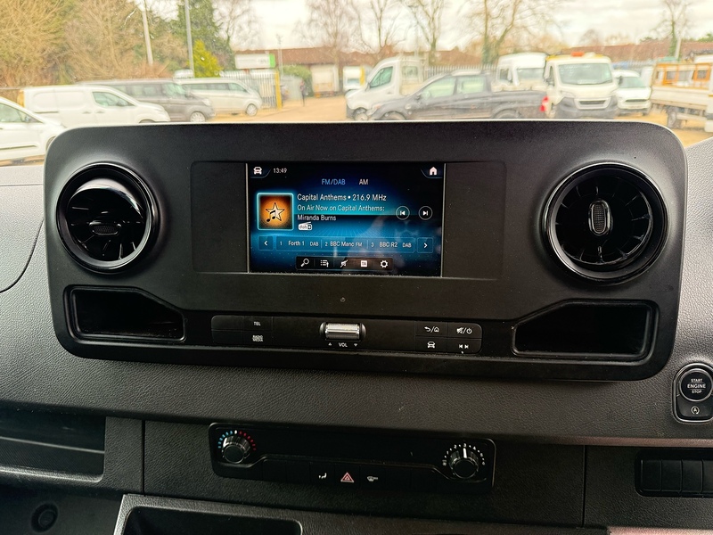 Mercedes-Benz 315 2.0 CDI Progressive L3 LWB PANEL VAN - WHITE