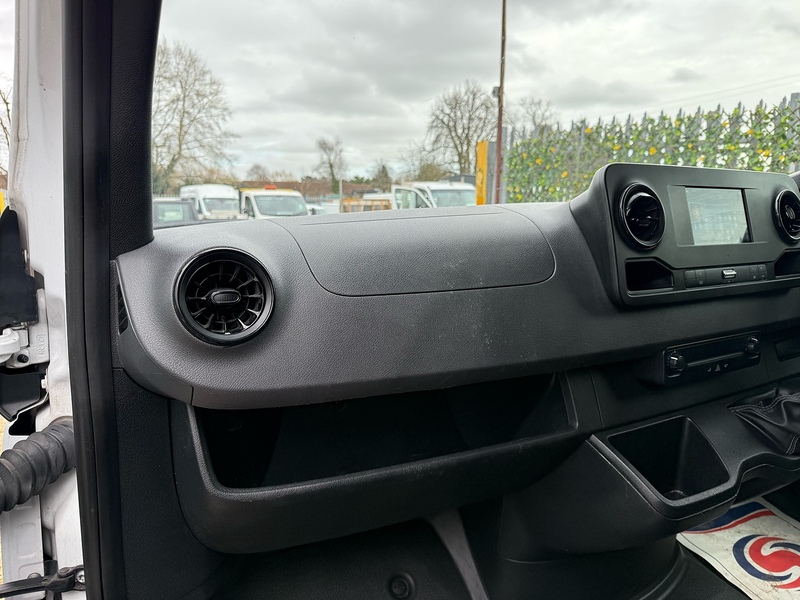 Mercedes-Benz 315 2.0 CDI Progressive L3 LWB PANEL VAN - WHITE