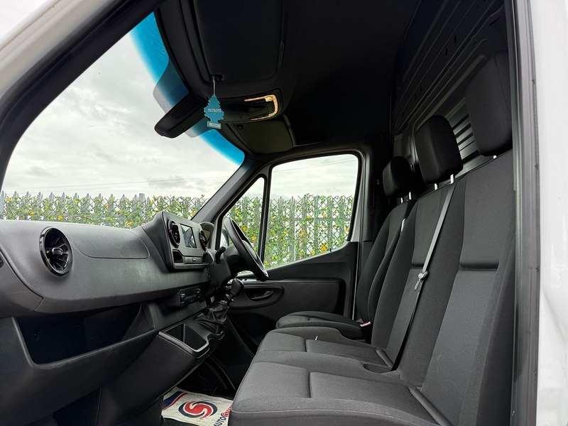 Mercedes-Benz 315 2.0 CDI Progressive L3 LWB PANEL VAN - WHITE