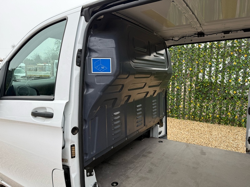 Mercedes-Benz 114 1.7 CDI Progressive L2 H1 LWB PANEL VAN - WHITE