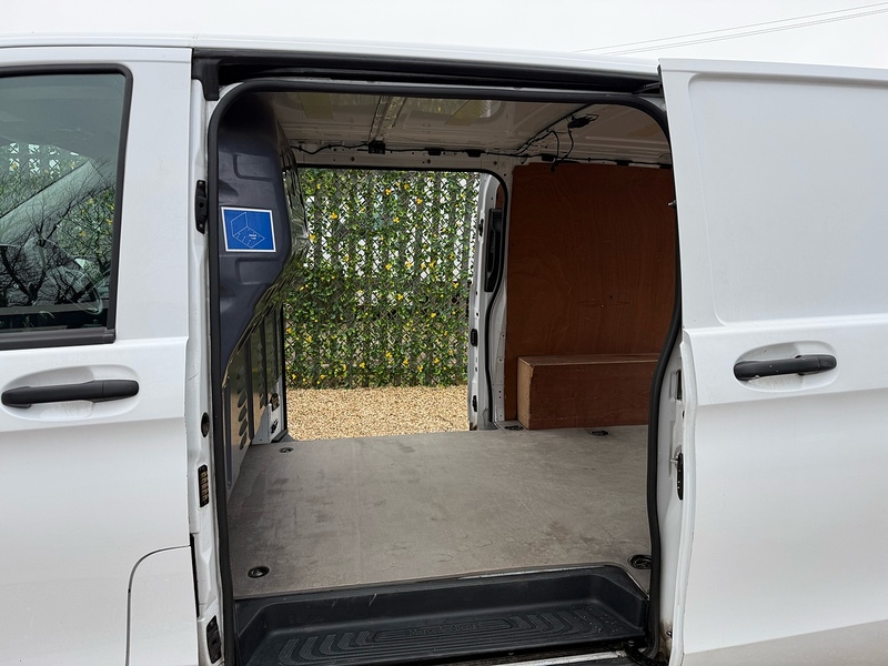 Mercedes-Benz 114 1.7 CDI Progressive L2 H1 LWB PANEL VAN - WHITE