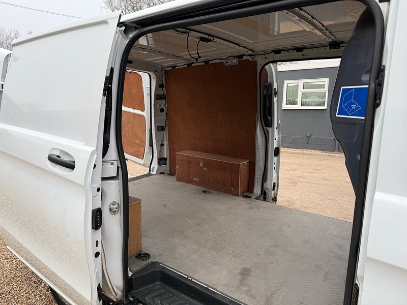 Mercedes-Benz 114 1.7 CDI Progressive L2 H1 LWB PANEL VAN - WHITE