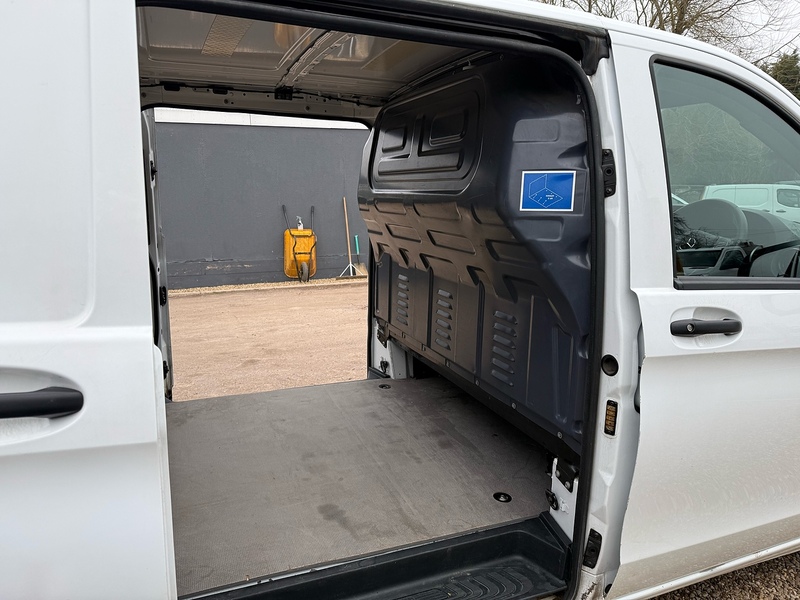 Mercedes-Benz 114 1.7 CDI Progressive L2 H1 LWB PANEL VAN - WHITE