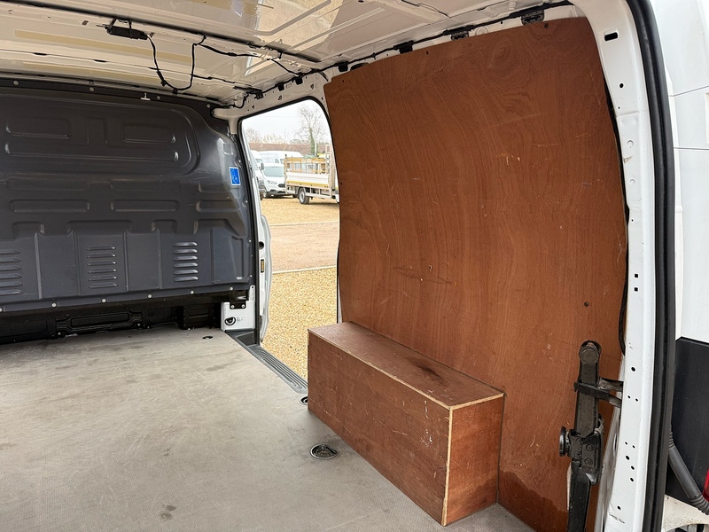 Mercedes-Benz 114 1.7 CDI Progressive L2 H1 LWB PANEL VAN - WHITE