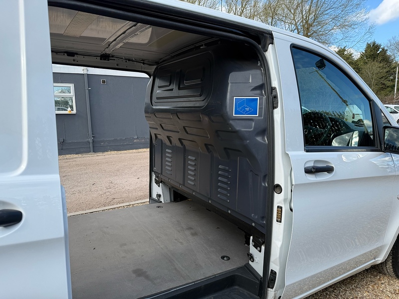 Mercedes-Benz 114 1.7 CDI Progressive L2 H1 LWB PANEL VAN - WHITE
