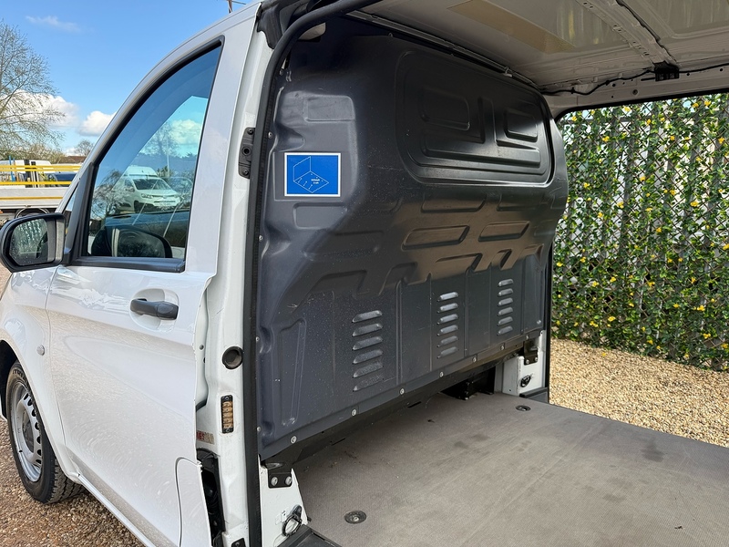 Mercedes-Benz 114 1.7 CDI Progressive L2 H1 LWB PANEL VAN - WHITE