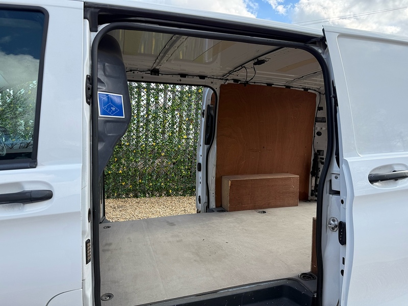 Mercedes-Benz 114 1.7 CDI Progressive L2 H1 LWB PANEL VAN - WHITE
