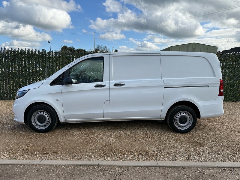 Mercedes-Benz 114 1.7 CDI Progressive L2 H1 LWB PANEL VAN - WHITE