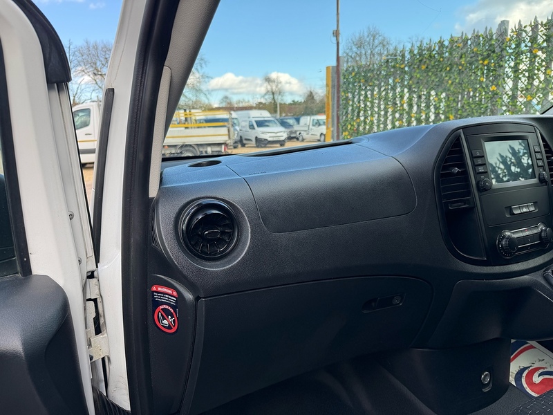 Mercedes-Benz 114 1.7 CDI Progressive L2 H1 LWB PANEL VAN - WHITE