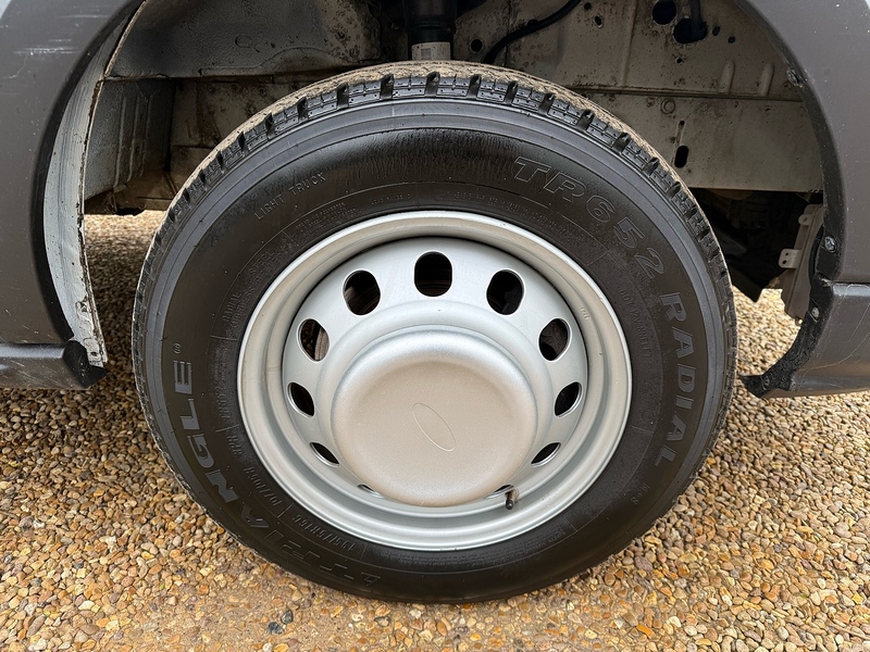 Ford 2.0 350 EcoBlue Leader L4 XLWB DROPSIDE TAIL LIFT - WHITE