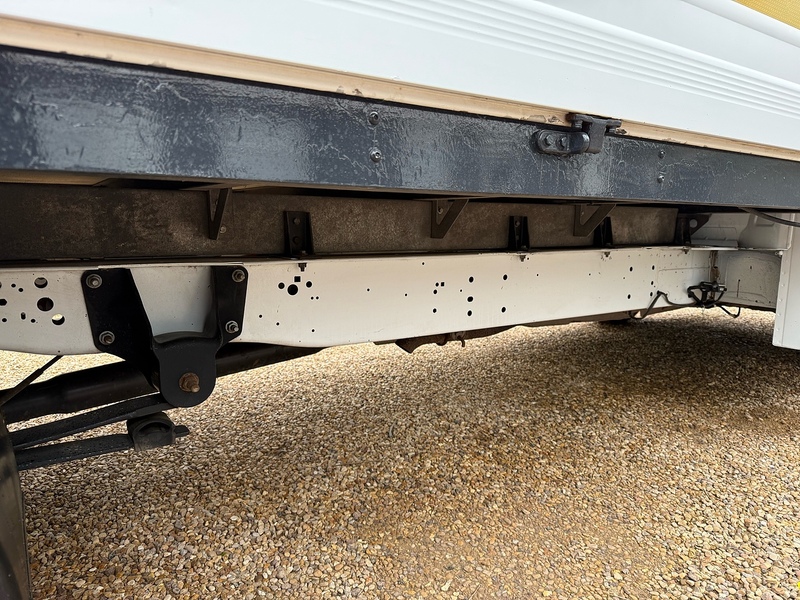 Ford 2.0 350 EcoBlue Leader L4 XLWB DROPSIDE TAIL LIFT - WHITE