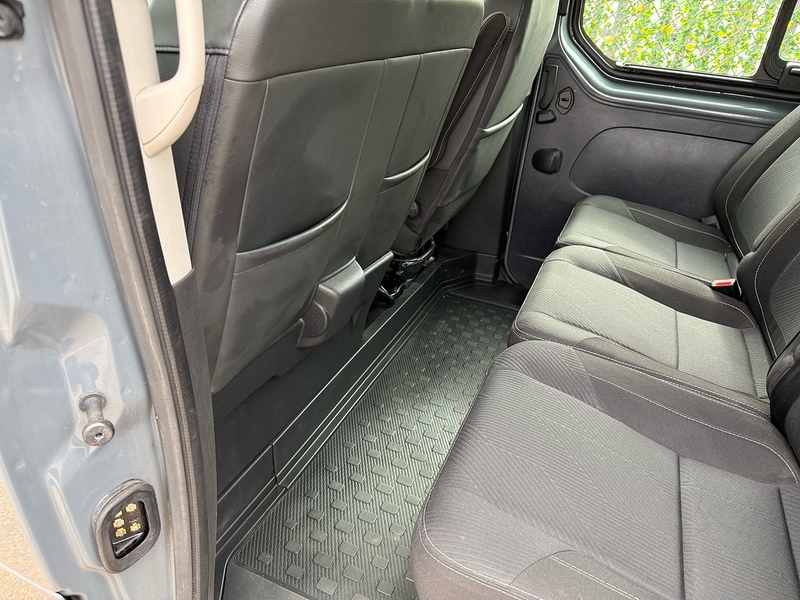 Renault 2.0 dCi Blue LL30 Sport L2 H2 COMBI CREW VAN - 6 SEATS