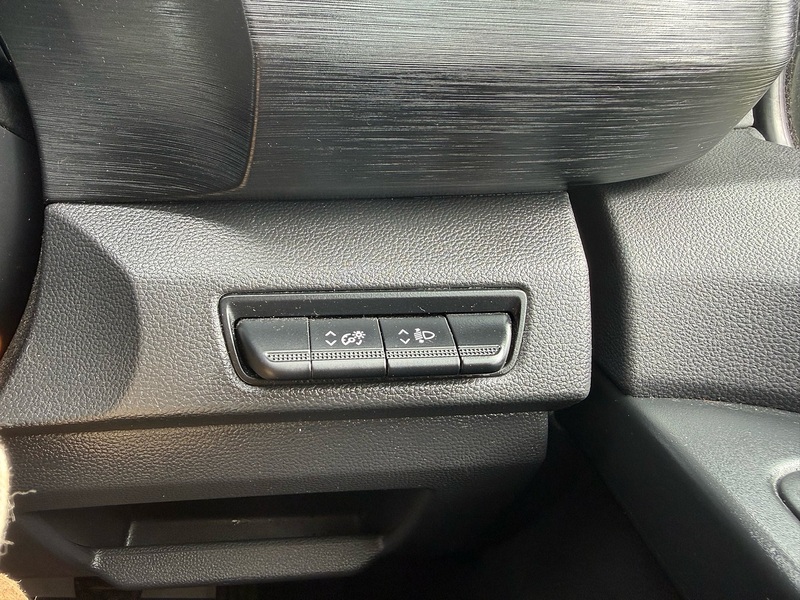 Renault 2.0 dCi Blue LL30 Sport L2 H2 COMBI CREW VAN - 6 SEATS