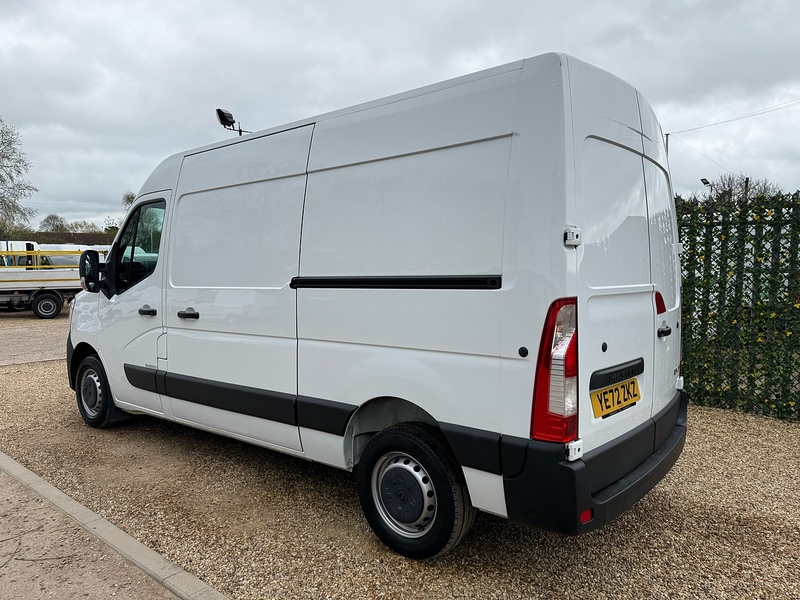 Renault dCi 35 Business 2.3 L2 H2 MWB PANEL VAN - WHITE