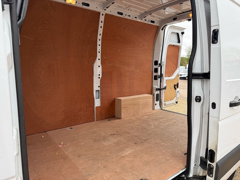 Renault dCi 35 Business 2.3 L2 H2 MWB PANEL VAN - WHITE