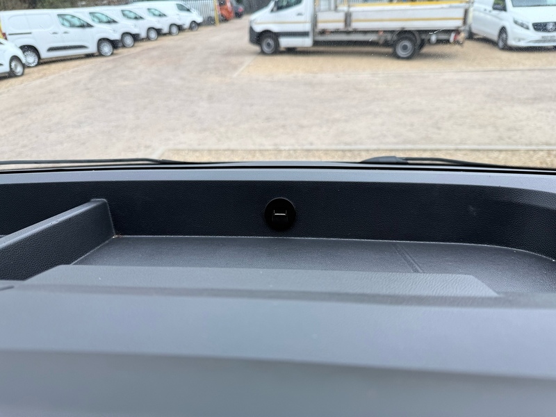 Renault dCi 35 Business 2.3 L2 H2 MWB PANEL VAN - WHITE
