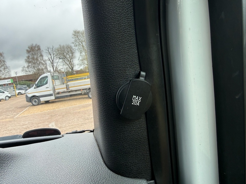 Mercedes-Benz 314 2.1 CDI Progressive L3 DROPSIDE TAIL LIFT - WHITE