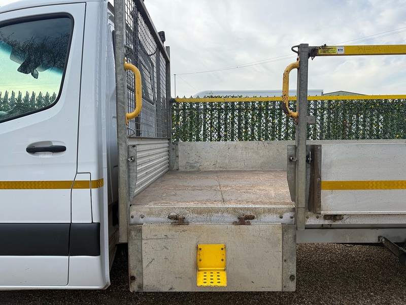 Mercedes-Benz 315 CDI Progressive Dropside Taillift  2.0 2dr Manual Diesel L3 LWB 2.0 2dr Dropside Taillift Manual Diesel