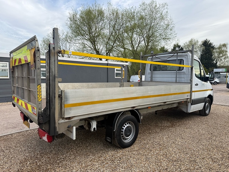 Mercedes-Benz 315 CDI Progressive Dropside Taillift  2.0 2dr Manual Diesel L3 LWB 2.0 2dr Dropside Taillift Manual Diesel
