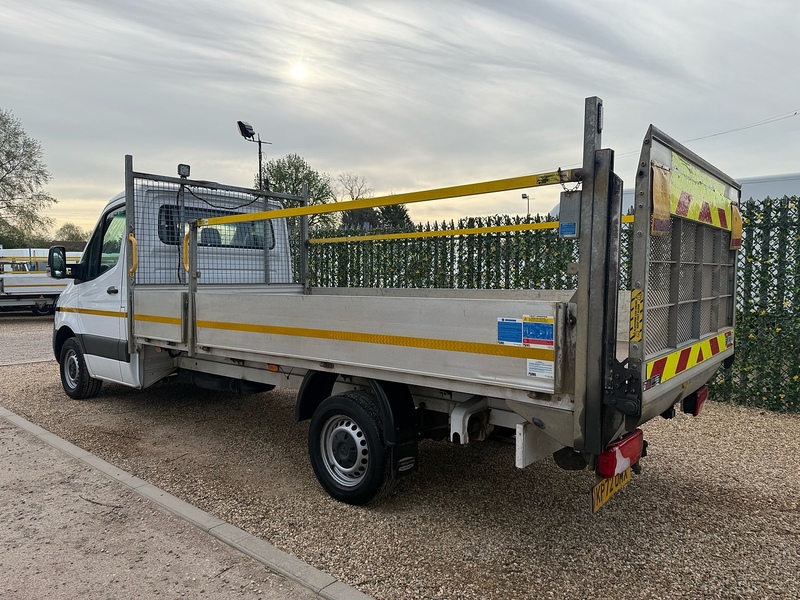 Mercedes-Benz 315 CDI Progressive Dropside Taillift  2.0 2dr Manual Diesel L3 LWB 2.0 2dr Dropside Taillift Manual Diesel