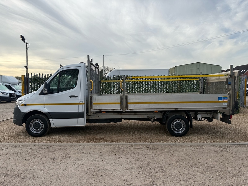 Mercedes-Benz 315 CDI Progressive Dropside Taillift  2.0 2dr Manual Diesel L3 LWB 2.0 2dr Dropside Taillift Manual Diesel