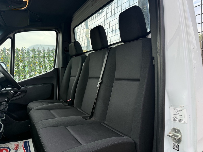 Mercedes-Benz 315 CDI Progressive Dropside Taillift  2.0 2dr Manual Diesel L3 LWB 2.0 2dr Dropside Taillift Manual Diesel