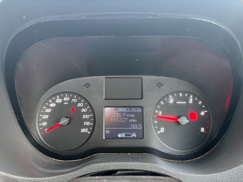 Mercedes-Benz 315 CDI Progressive Dropside Taillift  2.0 2dr Manual Diesel L3 LWB 2.0 2dr Dropside Taillift Manual Diesel