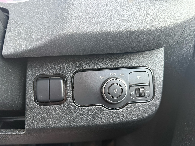 Mercedes-Benz 315 CDI Progressive Dropside Taillift  2.0 2dr Manual Diesel L3 LWB 2.0 2dr Dropside Taillift Manual Diesel