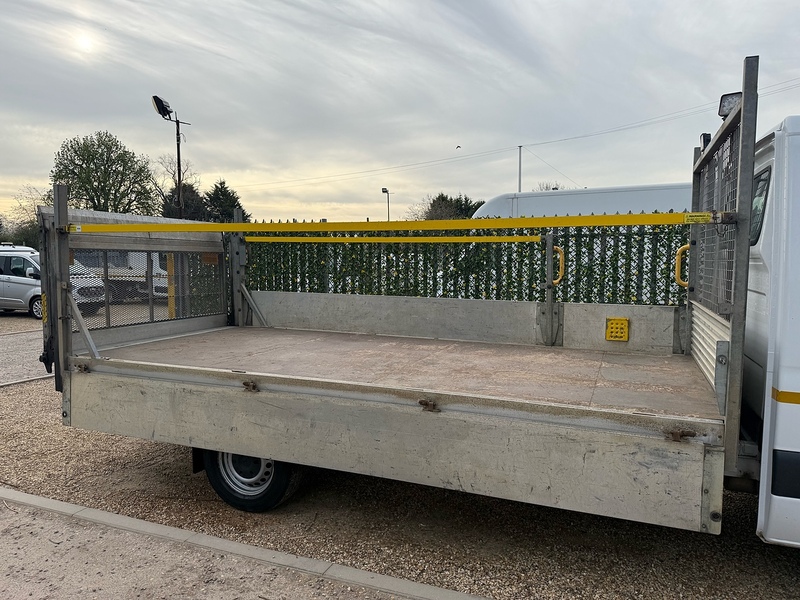 Mercedes-Benz 315 CDI Progressive Dropside Taillift  2.0 2dr Manual Diesel L3 LWB 2.0 2dr Dropside Taillift Manual Diesel
