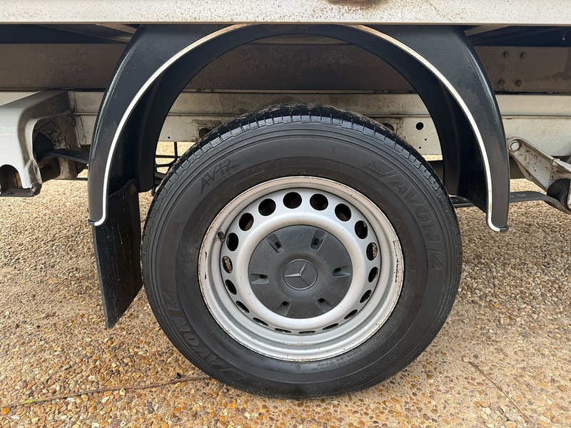 Mercedes-Benz 315 CDI Progressive Dropside Taillift  2.0 2dr Manual Diesel L3 LWB 2.0 2dr Dropside Taillift Manual Diesel