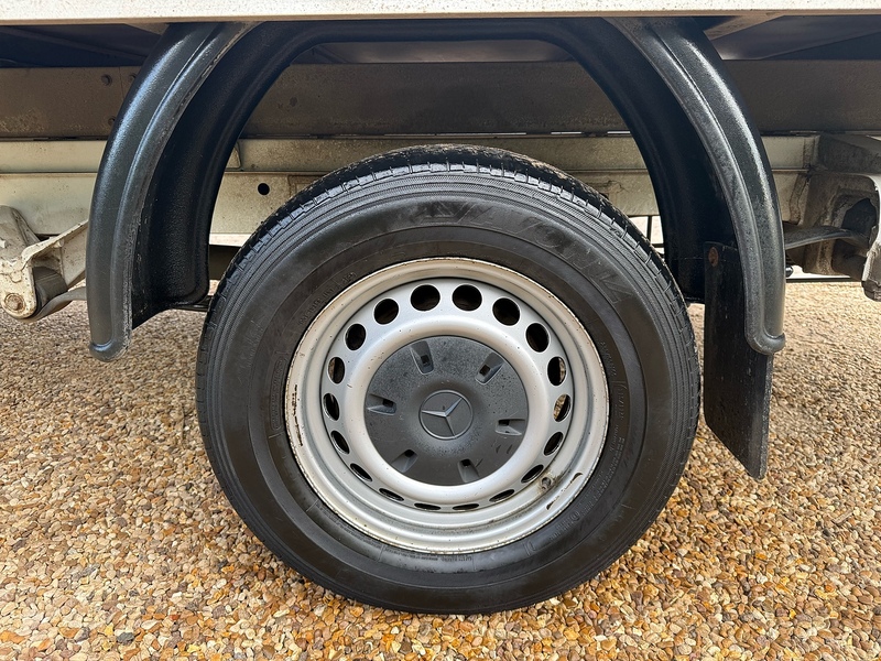 Mercedes-Benz 315 CDI Progressive Dropside Taillift  2.0 2dr Manual Diesel L3 LWB 2.0 2dr Dropside Taillift Manual Diesel