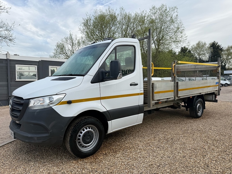 Mercedes-Benz 315 CDI Progressive Dropside Taillift  2.0 2dr Manual Diesel L3 LWB 2.0 2dr Dropside Taillift Manual Diesel