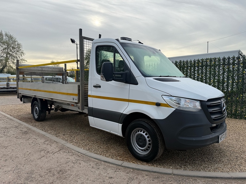 Mercedes-Benz 315 CDI Progressive Dropside Taillift  2.0 2dr Manual Diesel L3 LWB 2.0 2dr Dropside Taillift Manual Diesel