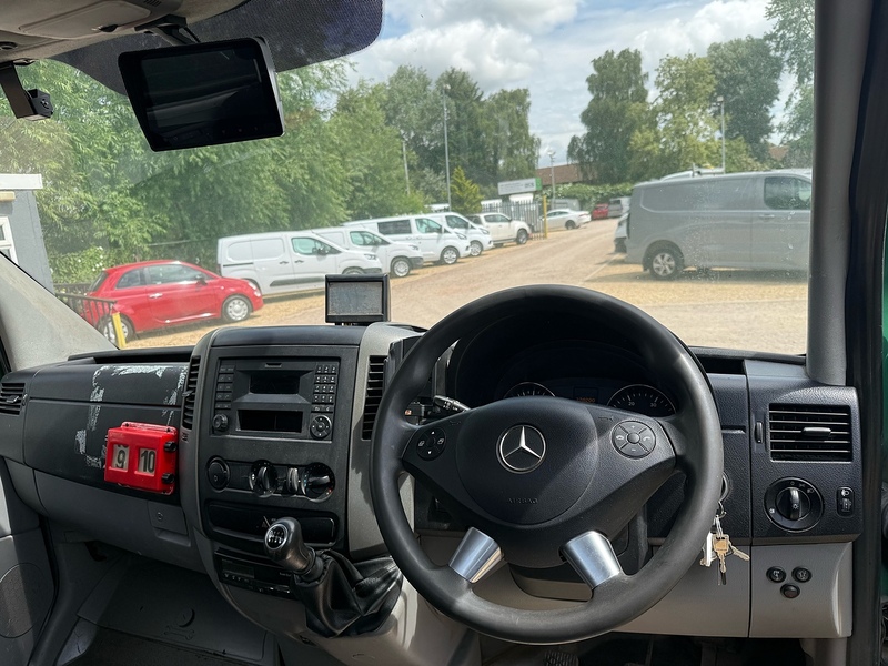 Mercedes-Benz 313 2.1CDI LWB Dropside Tail Lift