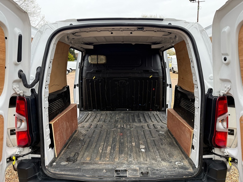 Toyota 1.5 BlueHDi Icon L1 H1 SWB PANEL VAN - WHITE