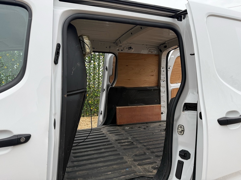 Toyota 1.5 BlueHDi Icon L1 H1 SWB PANEL VAN - WHITE