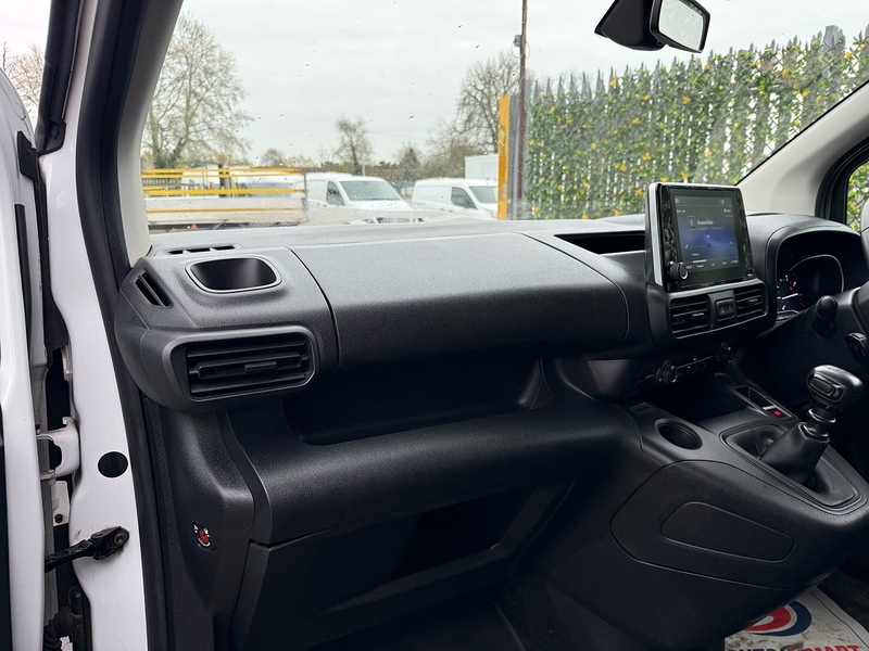 Toyota 1.5 BlueHDi Icon L1 H1 SWB PANEL VAN - WHITE
