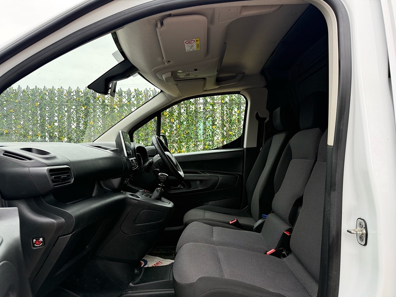 Toyota 1.5 BlueHDi Icon L1 H1 SWB PANEL VAN - WHITE
