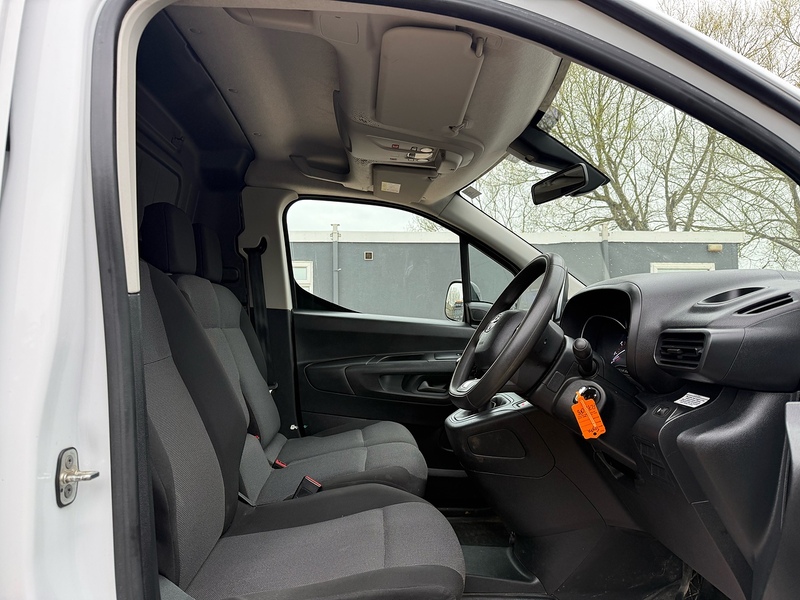 Toyota 1.5 BlueHDi Icon L1 H1 SWB PANEL VAN - WHITE