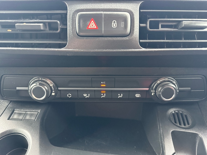Toyota 1.5 BlueHDi Icon L1 H1 SWB PANEL VAN - WHITE
